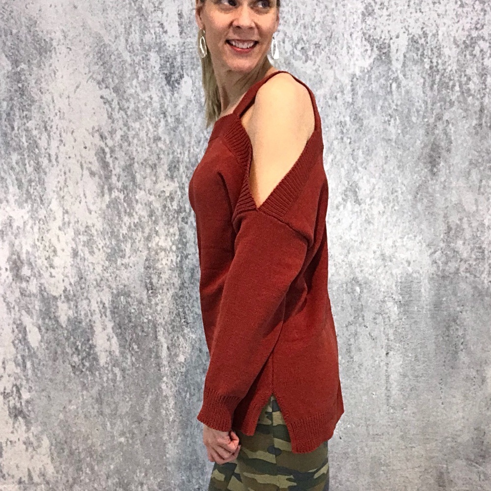 Rust cold shoulder sweater - Picture 5 of 8